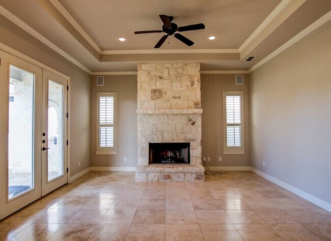 Building Photo - Comanche Trace on Golf Course