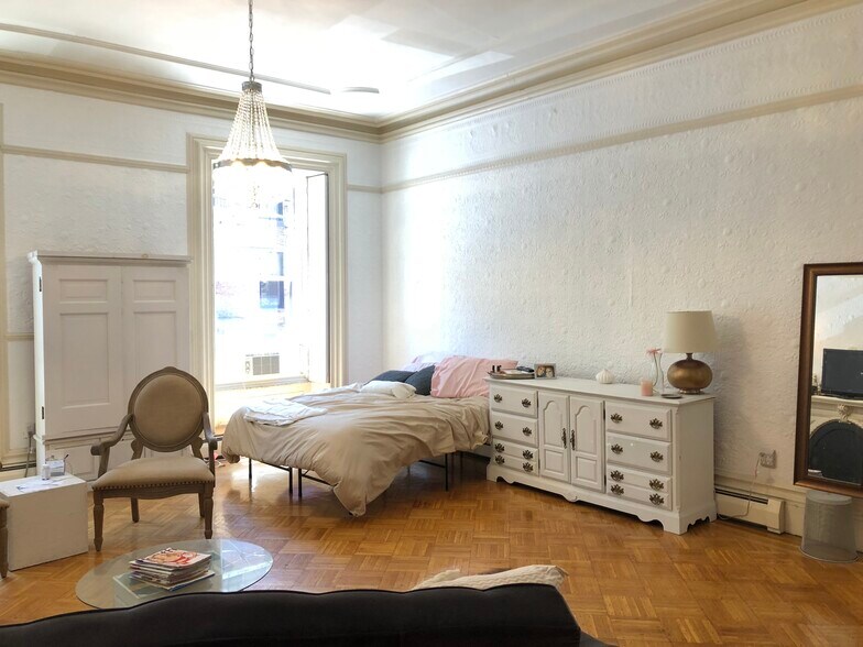 Building Photo - 138 Beacon St
