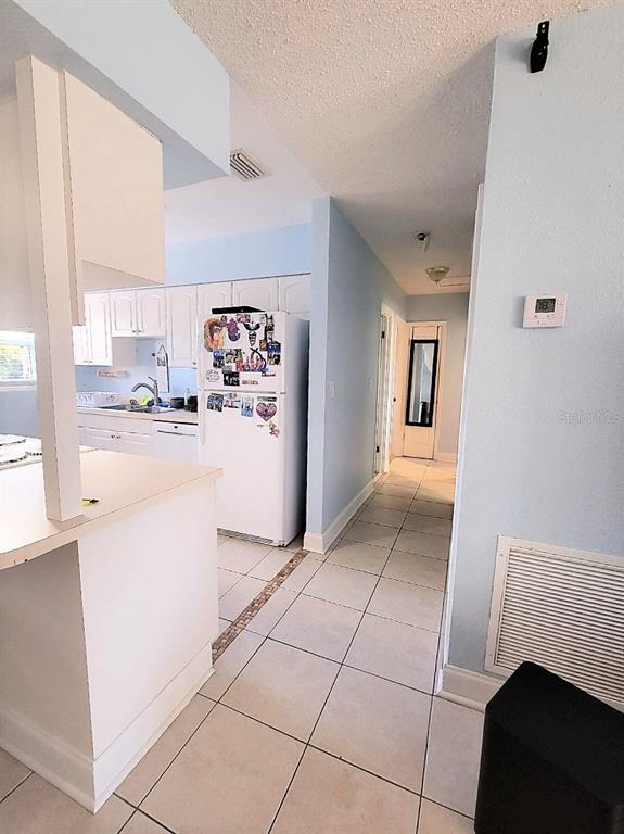 Building Photo - 513 Firefly Ln