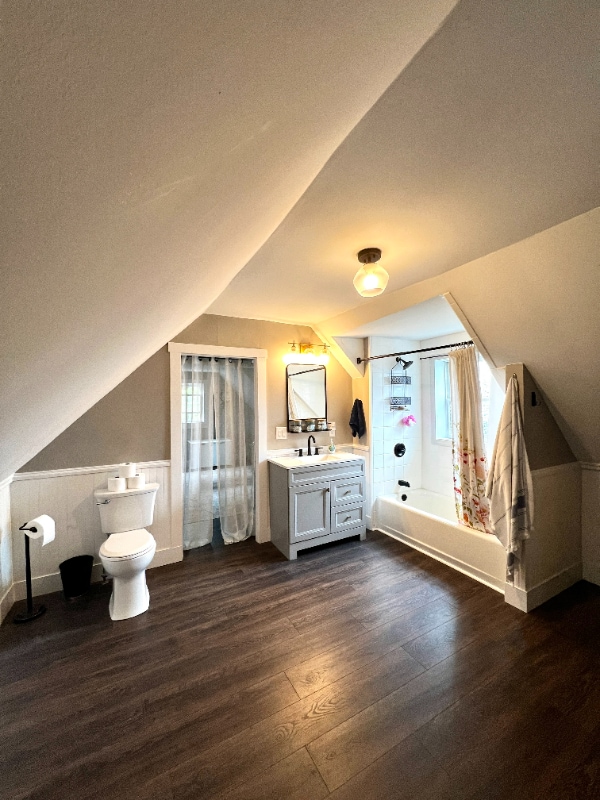 Building Photo - 252 Windsor St