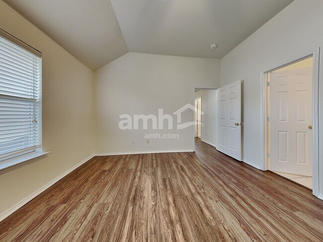 Building Photo - 1809 Mapleleaf Dr