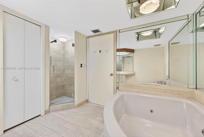 Building Photo - 19355 Turnberry Way