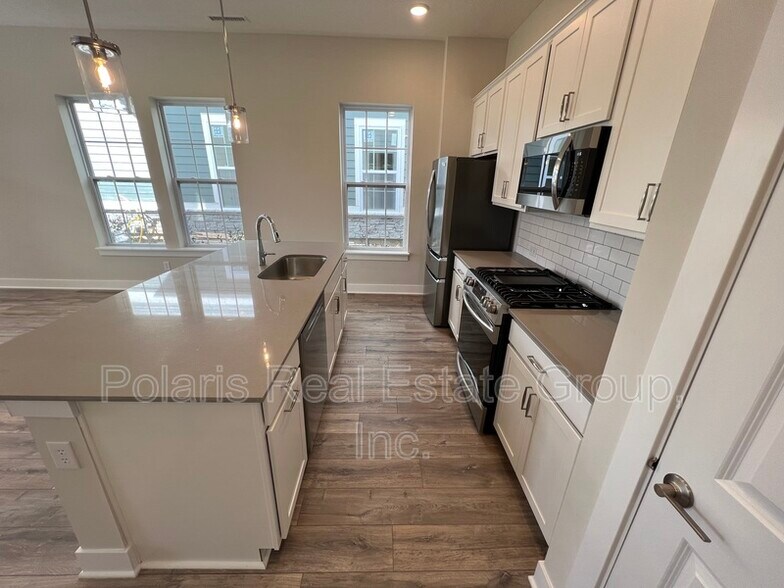 Building Photo - 577 Steinbeck Pl