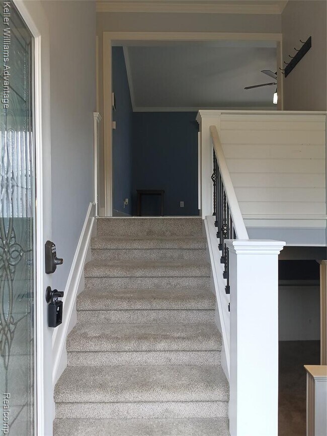 Building Photo - 15730 Anthony St