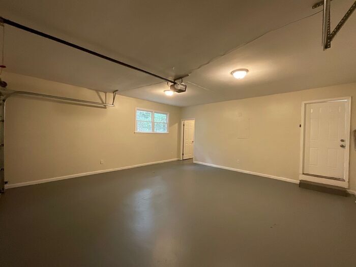 Building Photo - 3691 Idle Creek Dr