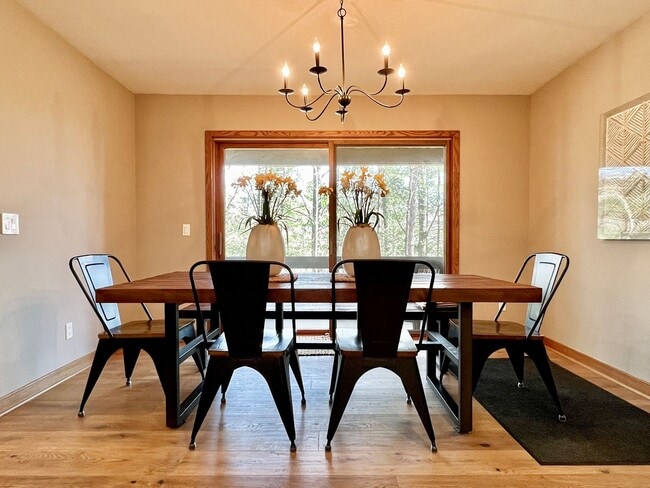 Building Photo - Sophisticated Condo Retreat on Old Mission Peninsula