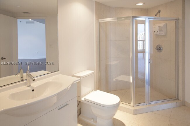 Building Photo - 475 Brickell Ave