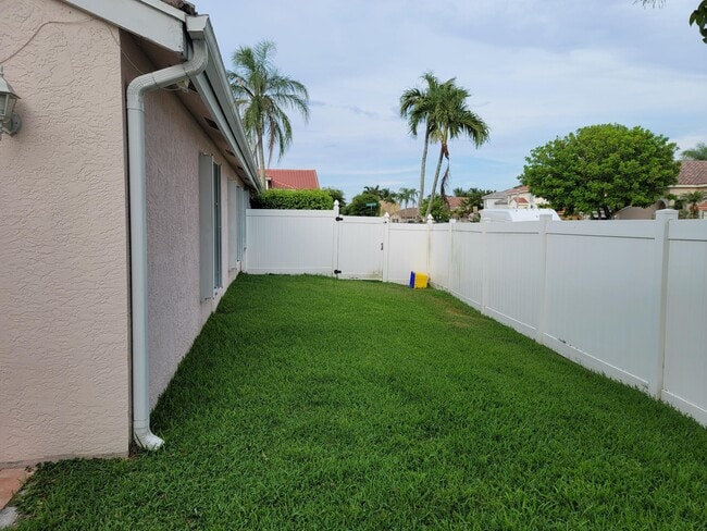 Building Photo - 7189 Catalina Way