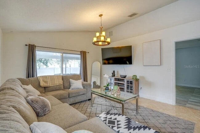 Building Photo - 739 Delancey Dr