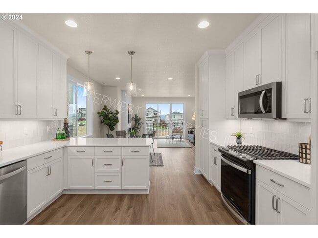 Building Photo - BEAUTIFUL NEWER CONSTRUCTION 4 BD HOME W/2 CAR GARAGE, W/D IN UNIT, AND MORE!