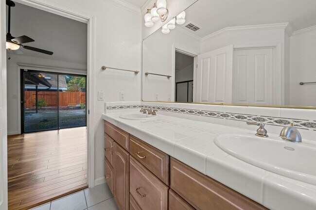 Building Photo - Single-Story El Dorado Hills Home with Vau...