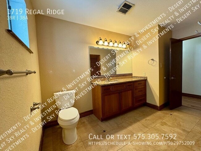 Building Photo - 1719 Regal Ridge St