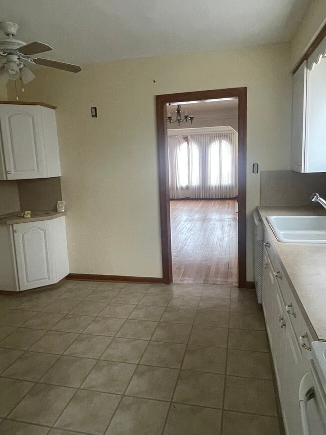 Building Photo - 15111 Winthrop St