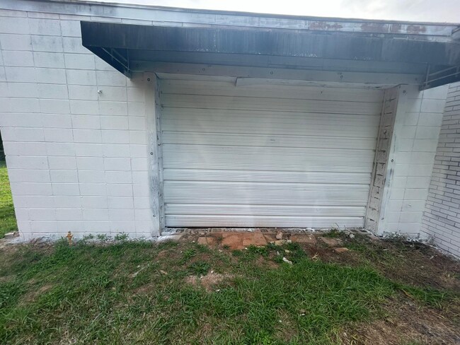 Building Photo - 2715 W Whitner St