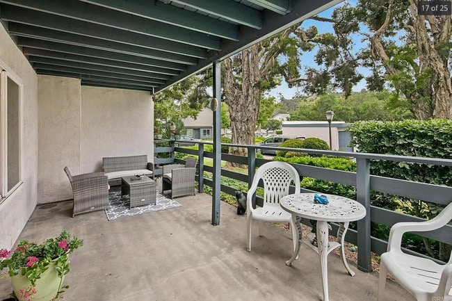 Building Photo - 1498 Gustavo St