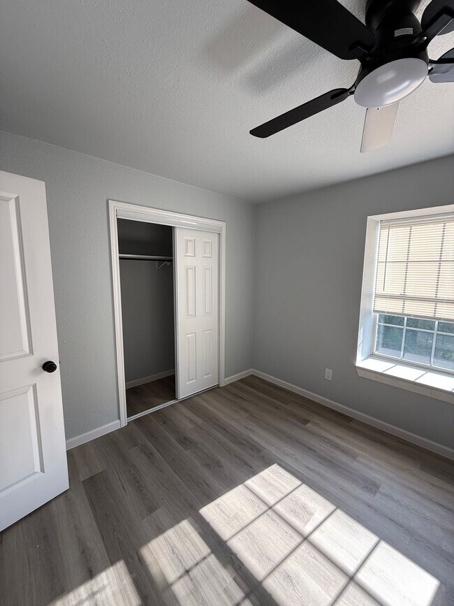 Building Photo - 4004 Scruggs Dr
