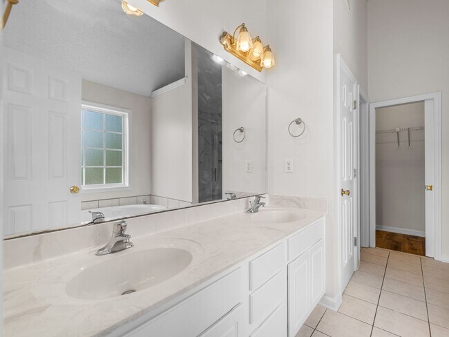 Building Photo - 217 Derby Downs Dr
