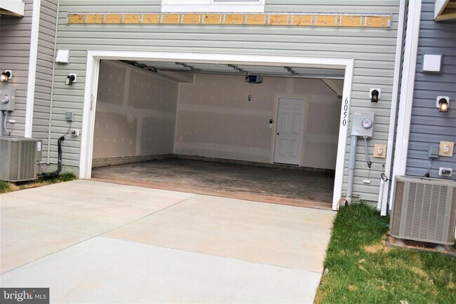 Building Photo - 6050 Krantz Dr
