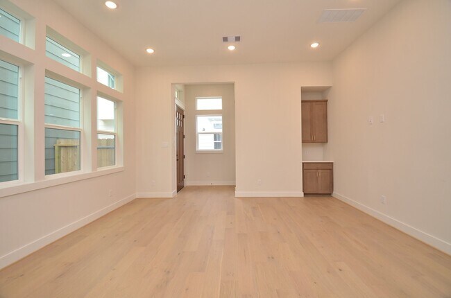 Building Photo - 9309 Montridge Dr