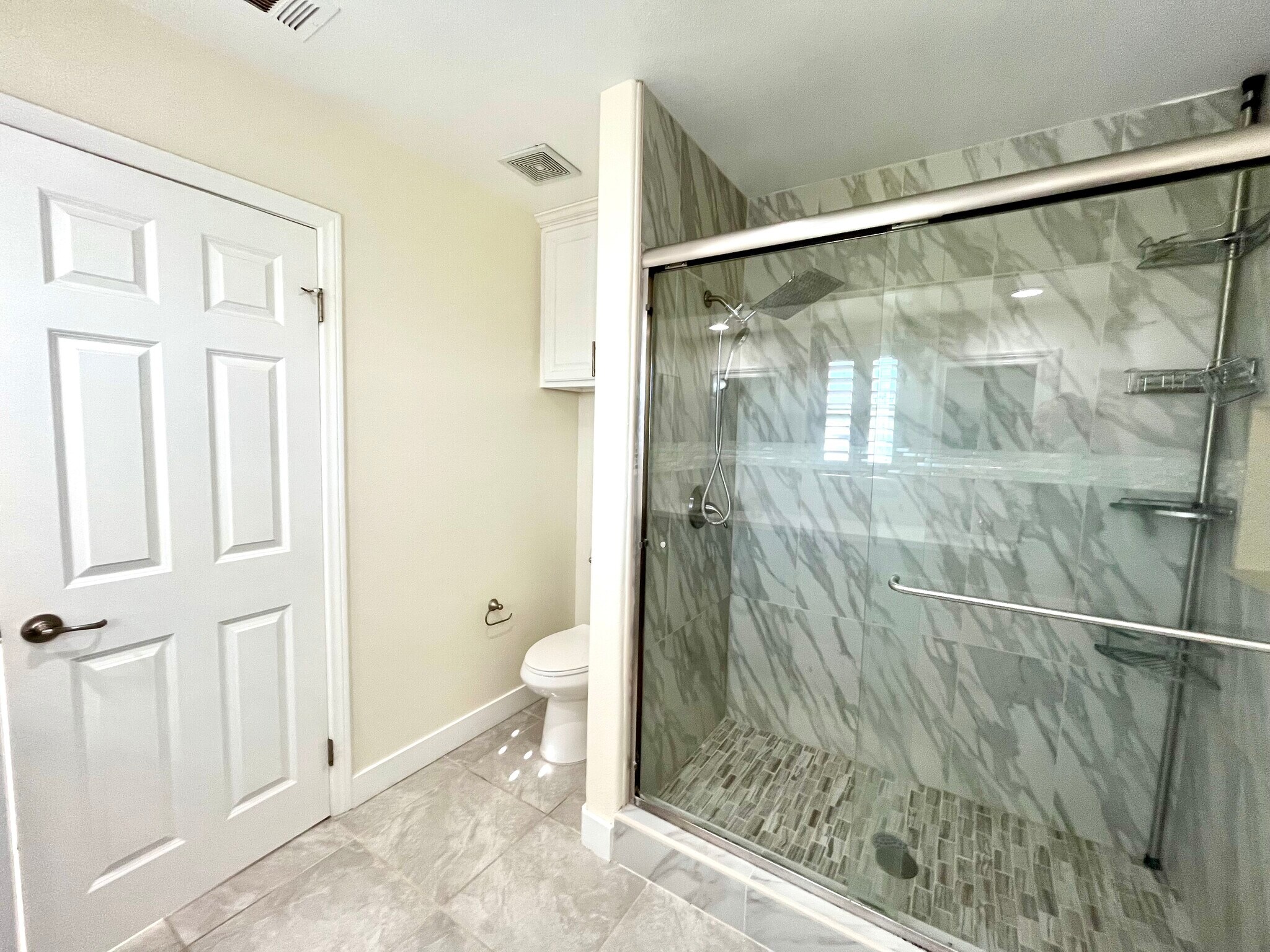 primary bath - 16619 Yukon Ave