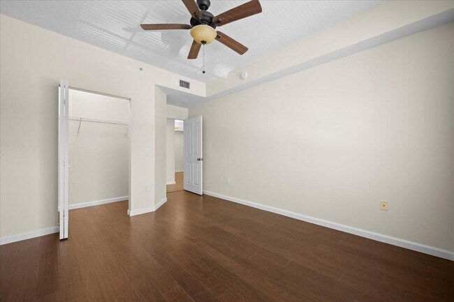 Building Photo - 6203 Myrtlewood Cir W