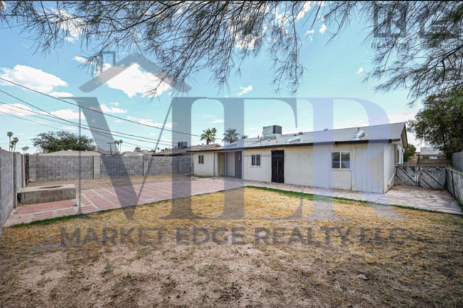 Building Photo - 5Bed/2Bath House at 35th Ave/Cactus! Move-In Ready on 04/02/2026! -- NO HOA!
