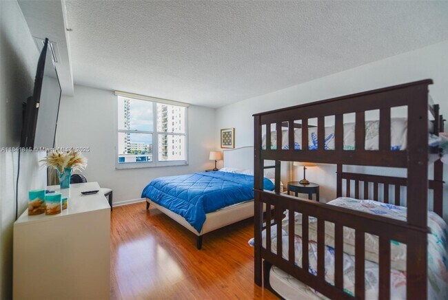 Building Photo - 2501 S Ocean Dr