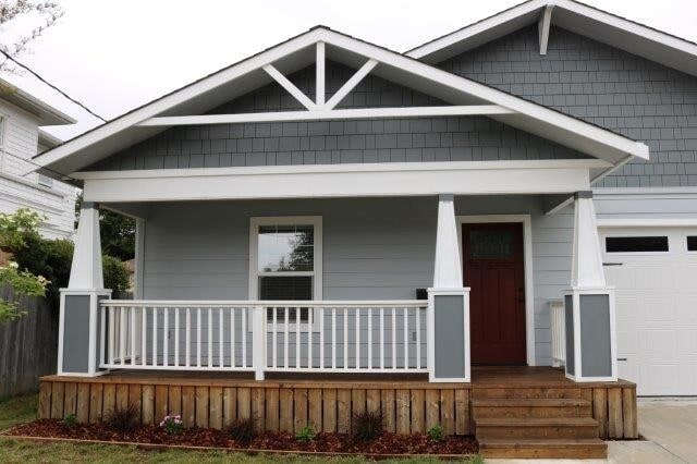 Building Photo - Henderson Center Gorgeous!  Executive Home, Beautiful finishes