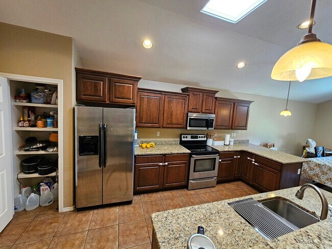 Building Photo - 1461 Tierra Royas