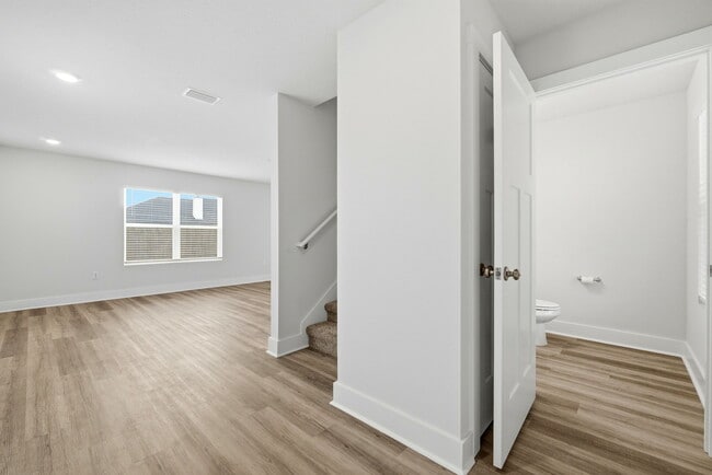 Building Photo - 4932 Valor Ct