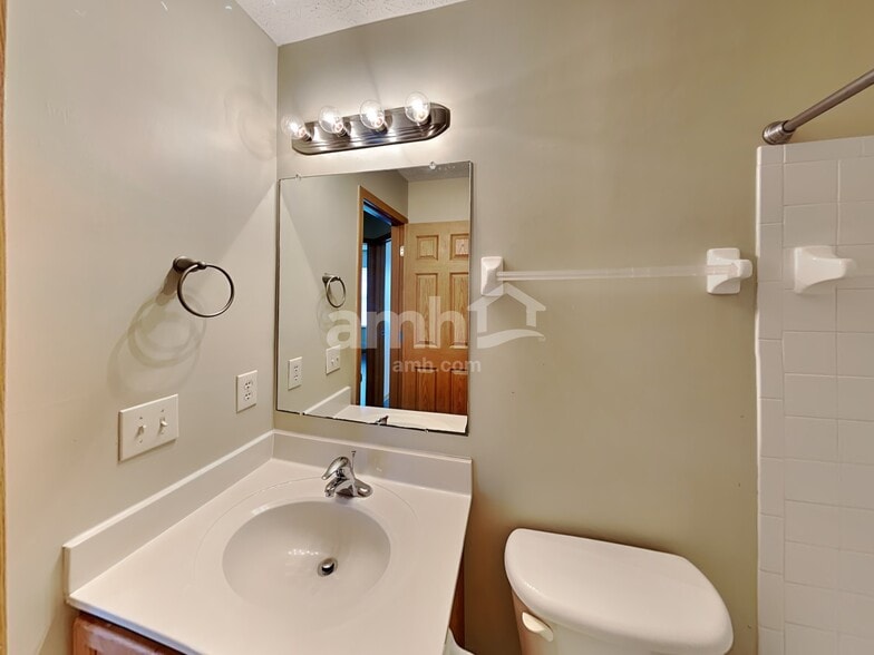Building Photo - 398 Flat River St