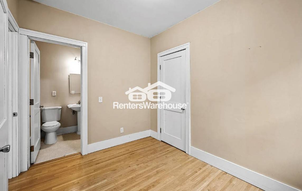 Building Photo - 2218 Nicollet Ave