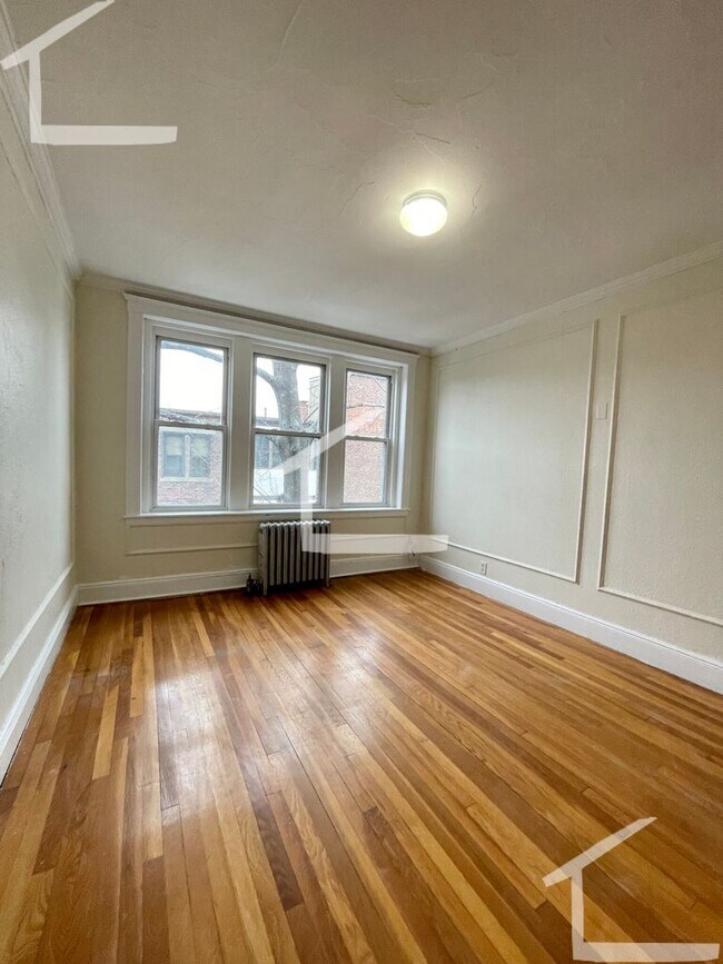 Building Photo - 8 Vinal St