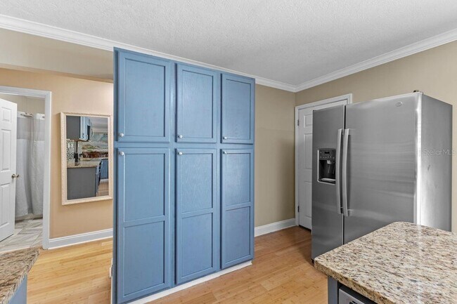Building Photo - 2622 Hibiscus Ct