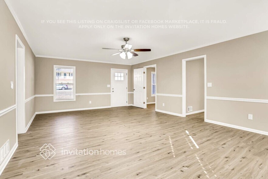 Building Photo - 4288 Castlegate Dr