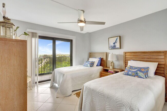 Building Photo - 801 S Ocean Dr