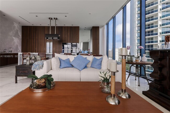 Building Photo - 17141 Collins Ave