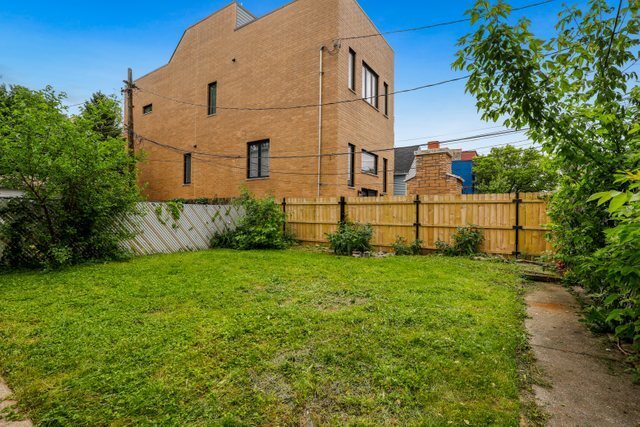 Building Photo - 2641 W Altgeld St