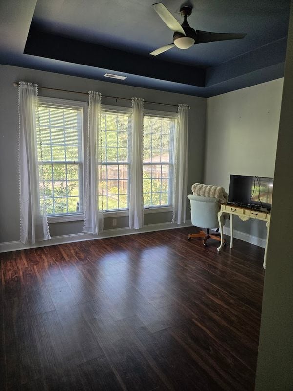 Building Photo - 2761 Country Club Dr