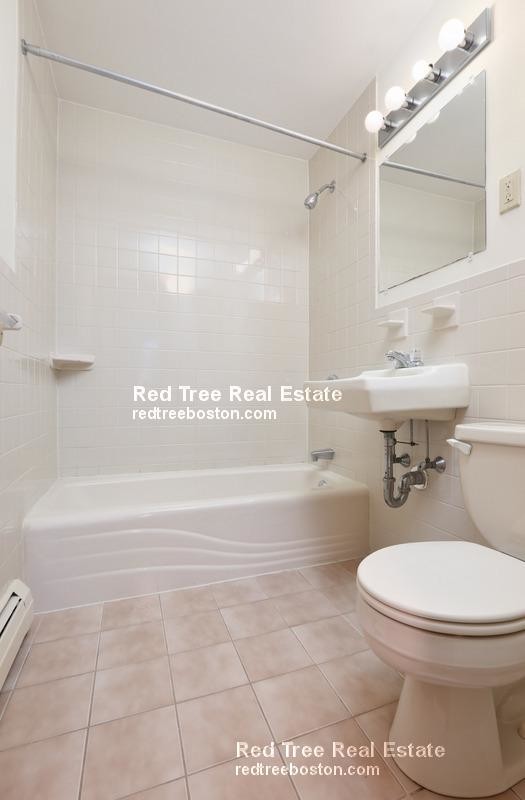 Building Photo - 264 Grove St