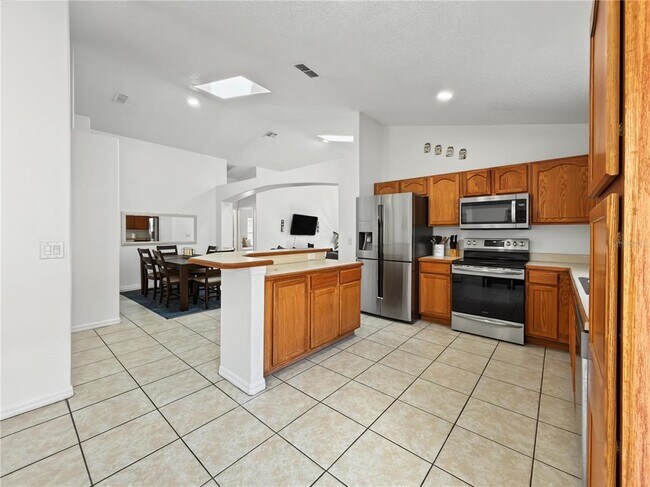 Building Photo - 8105 Santee Dr