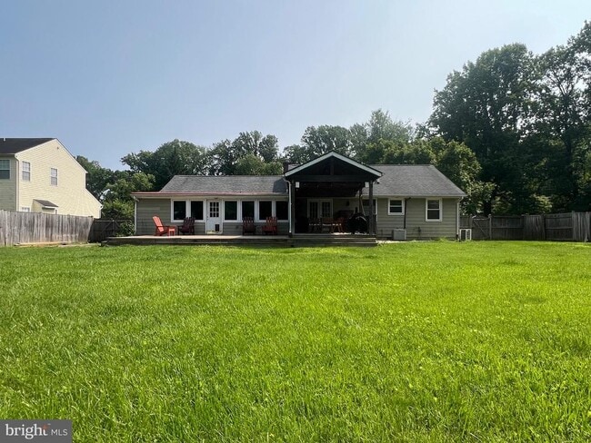 Building Photo - 10616 Oak Pl
