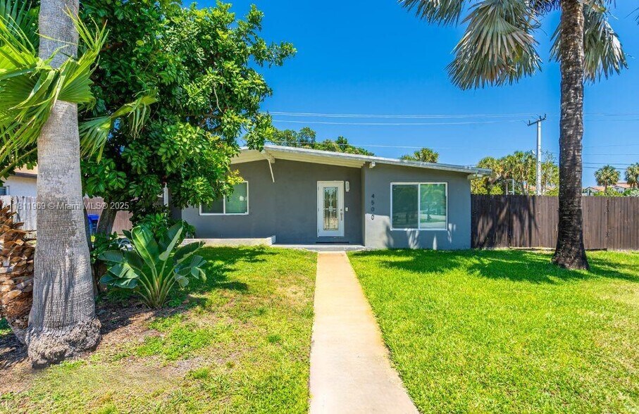 Primary Photo - 4500 NE 18th Ave