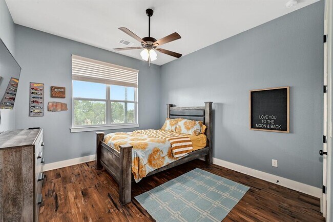 Building Photo - 18502 Venture Dr