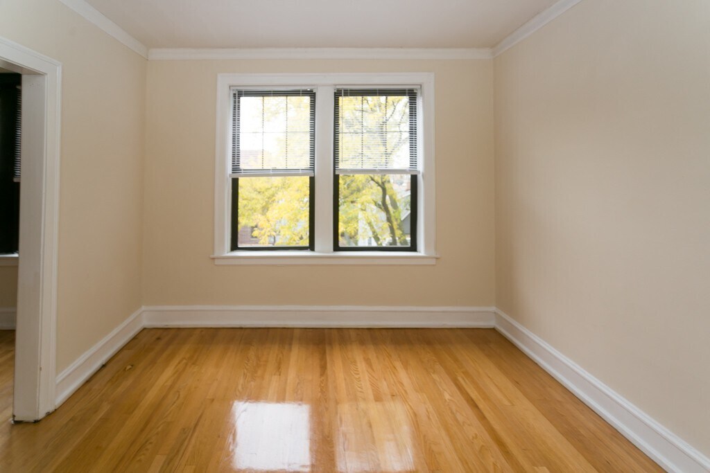 Building Photo - 1455 W Byron St