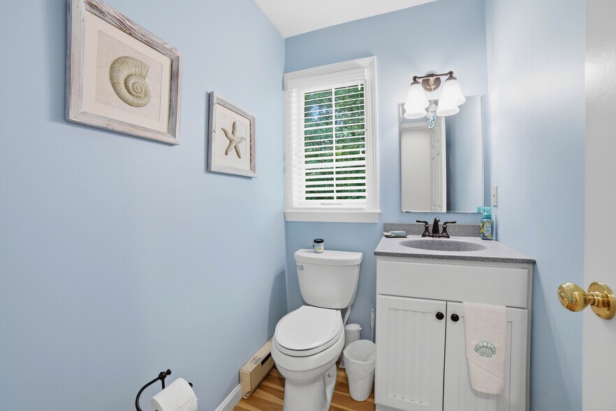 1/2 bath 1st floor - 3 Rosewood Ln