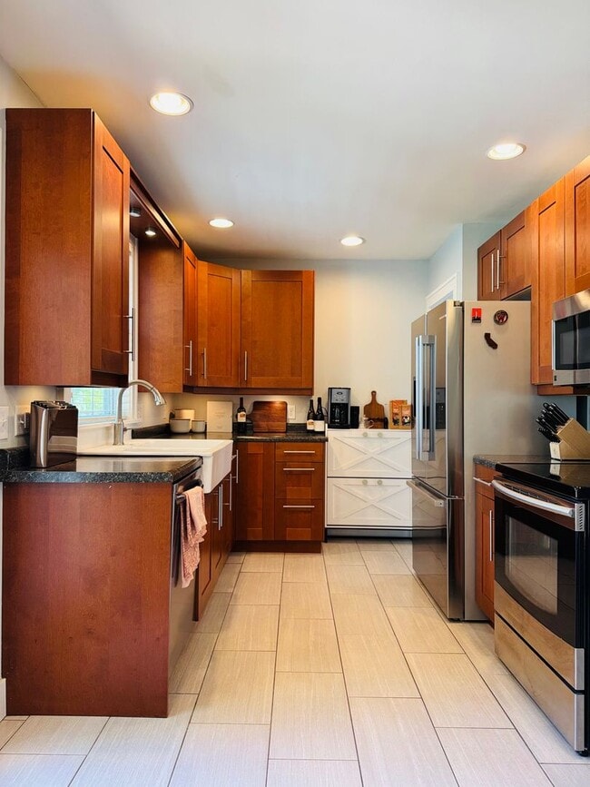 Building Photo - East Grand Rapids Gem: 4-Bedroom, 2-Bath U...