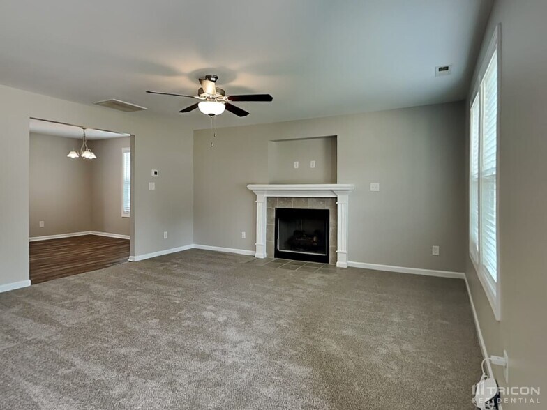 Building Photo - 147 Cattail Ln