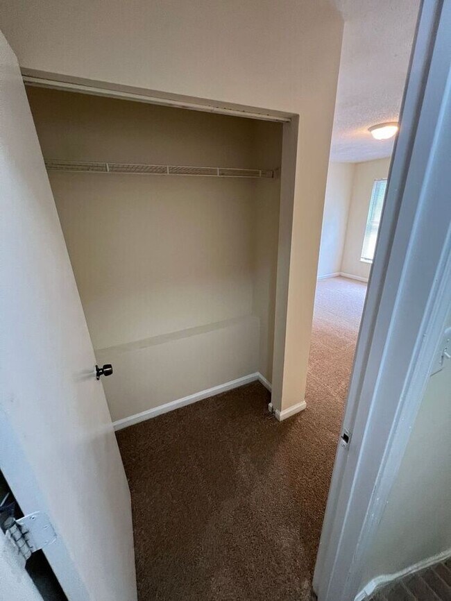 Building Photo - Now Ready! A 2 bedroom 2.5 bath in Norcross area!