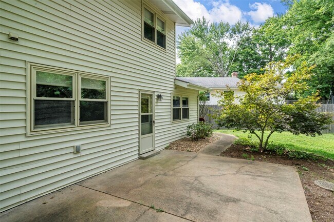 Building Photo - 791 Foxwick Dr